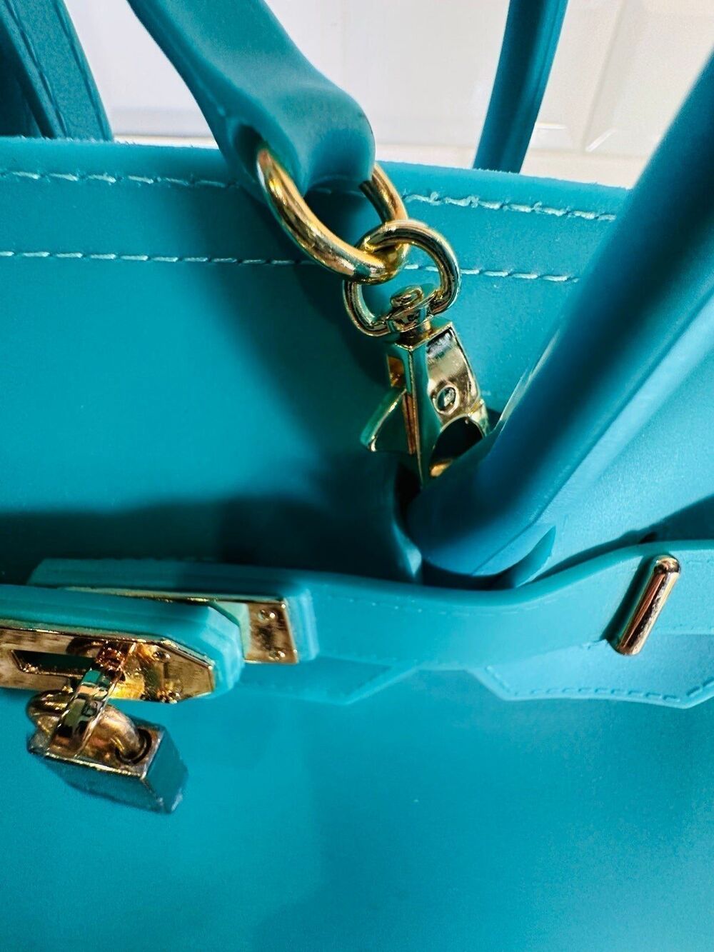 Handbag - Picture 9 of 12